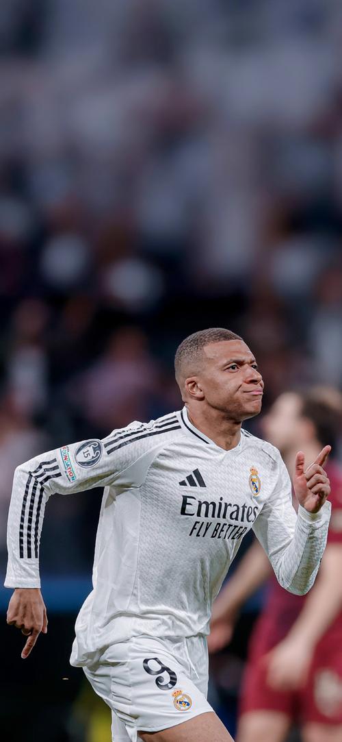 曼城官宣冬窗首签！塞梅尼奥签约5年半，转会费总价6400万