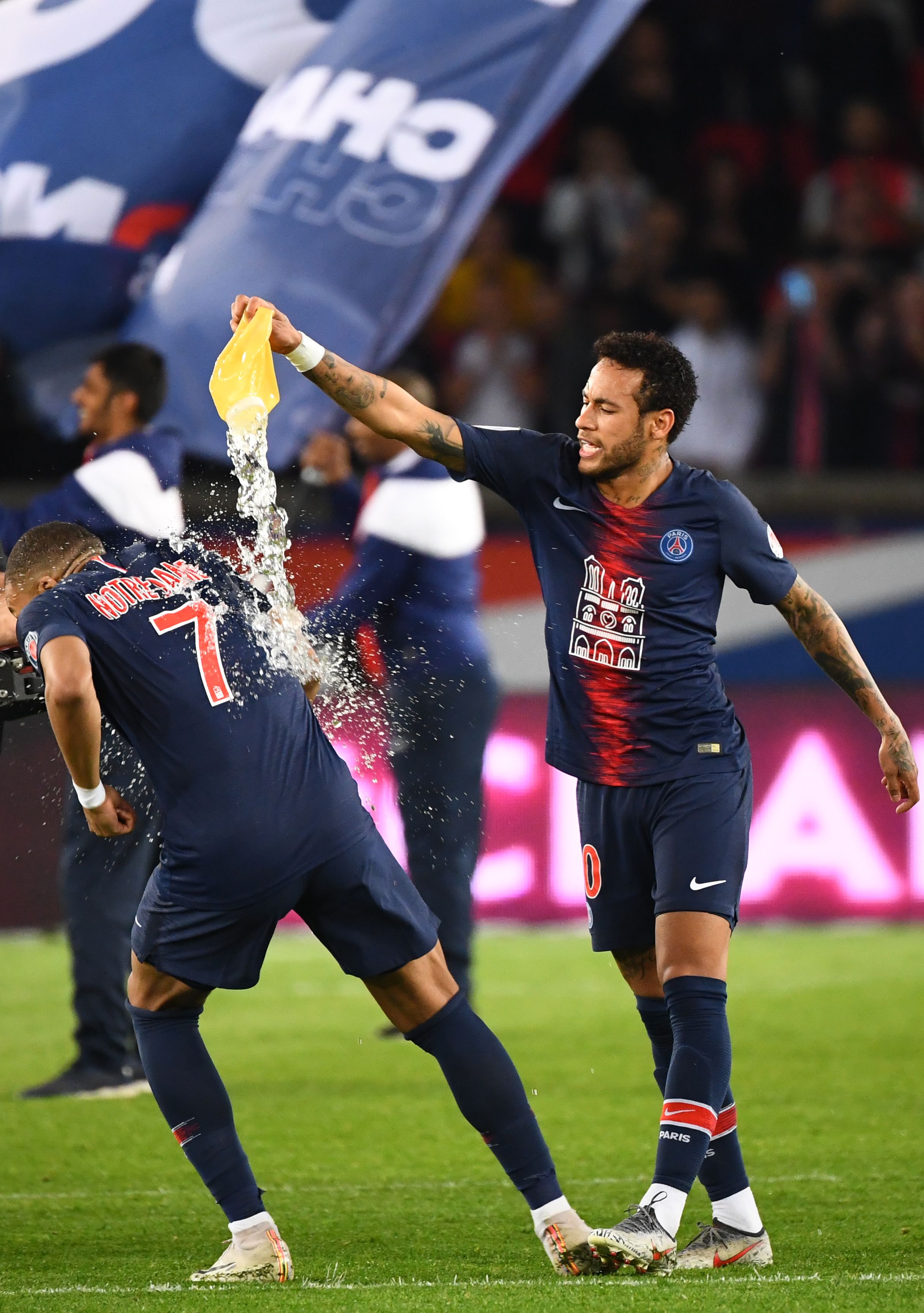 世界最强战队喊话IG！LCK冠军公开搞内斗，明星选手都讨厌Faker？