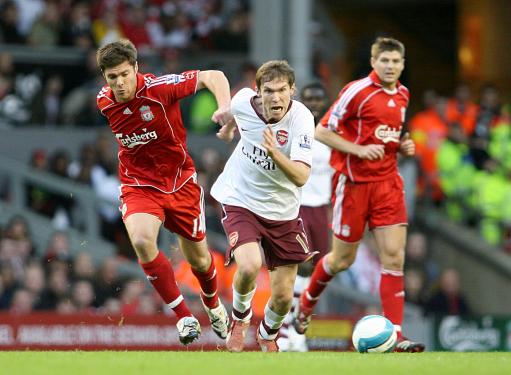 《灵魂面甲》官方宣布，游戏发布日期将提前至5月31日