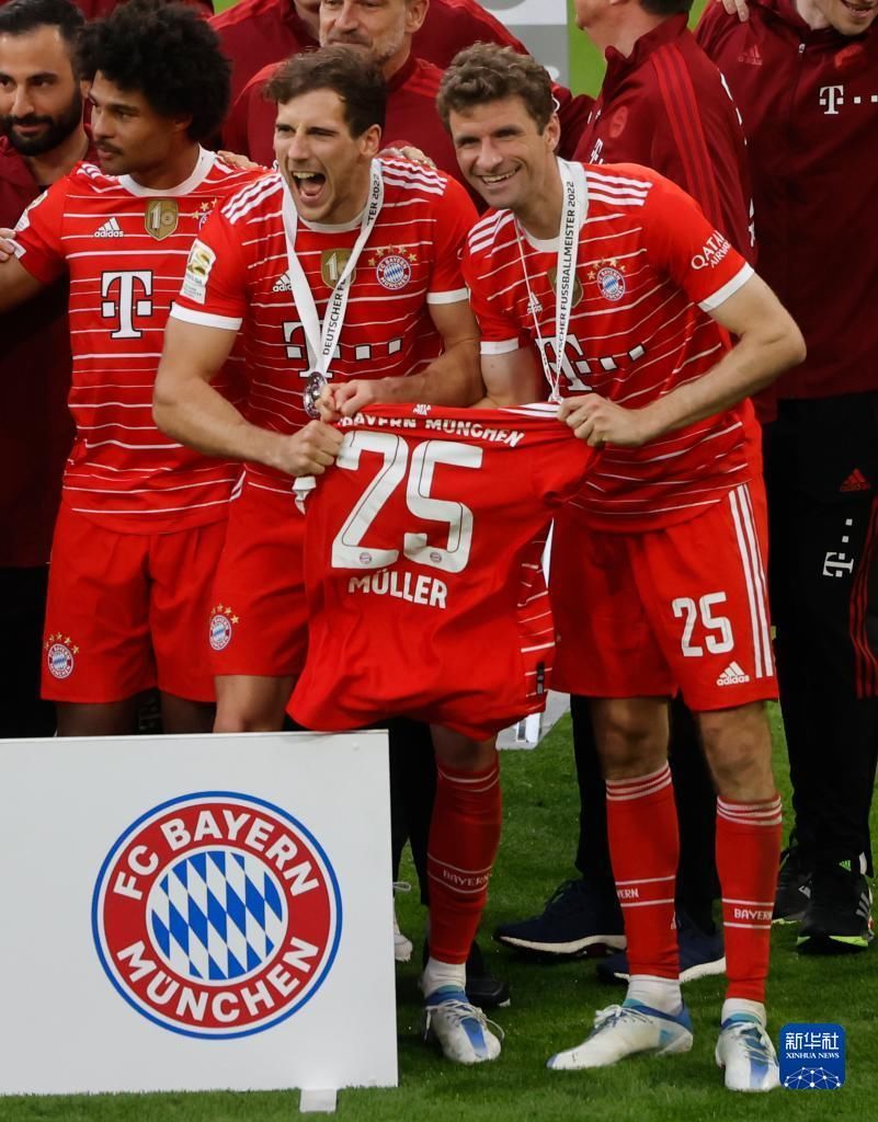 [中超]半场连进三球 上海海港击败河南俱乐部